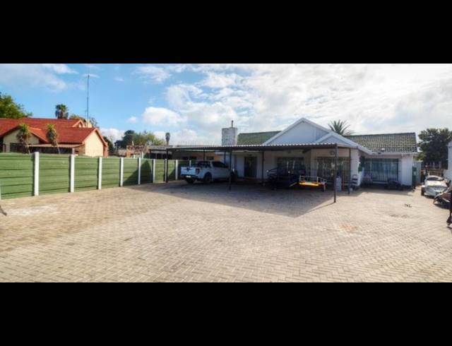3 BEDROOM HOUSE FOR SALE IN CRESSLAWN